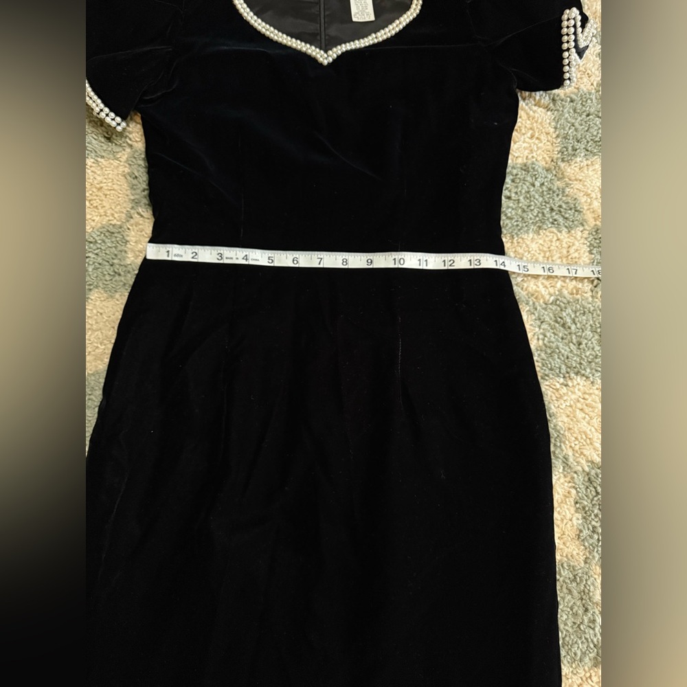 Vintage Classic Black Velvet Dress with Pearl Trim and Puff Sleeves Feminine 4 - Picture 6 of 11